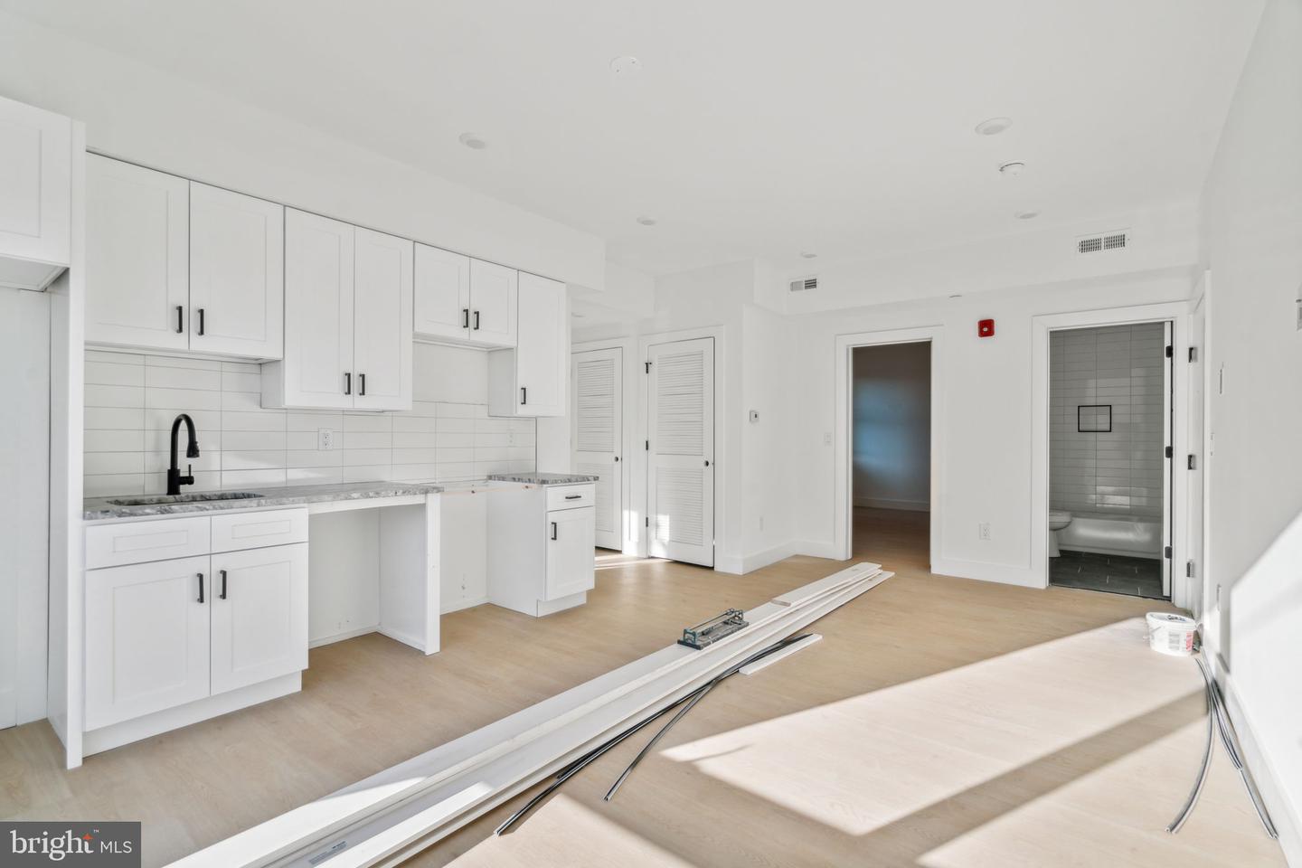 2400 W Montgomery Ave #8 Property Photo 6