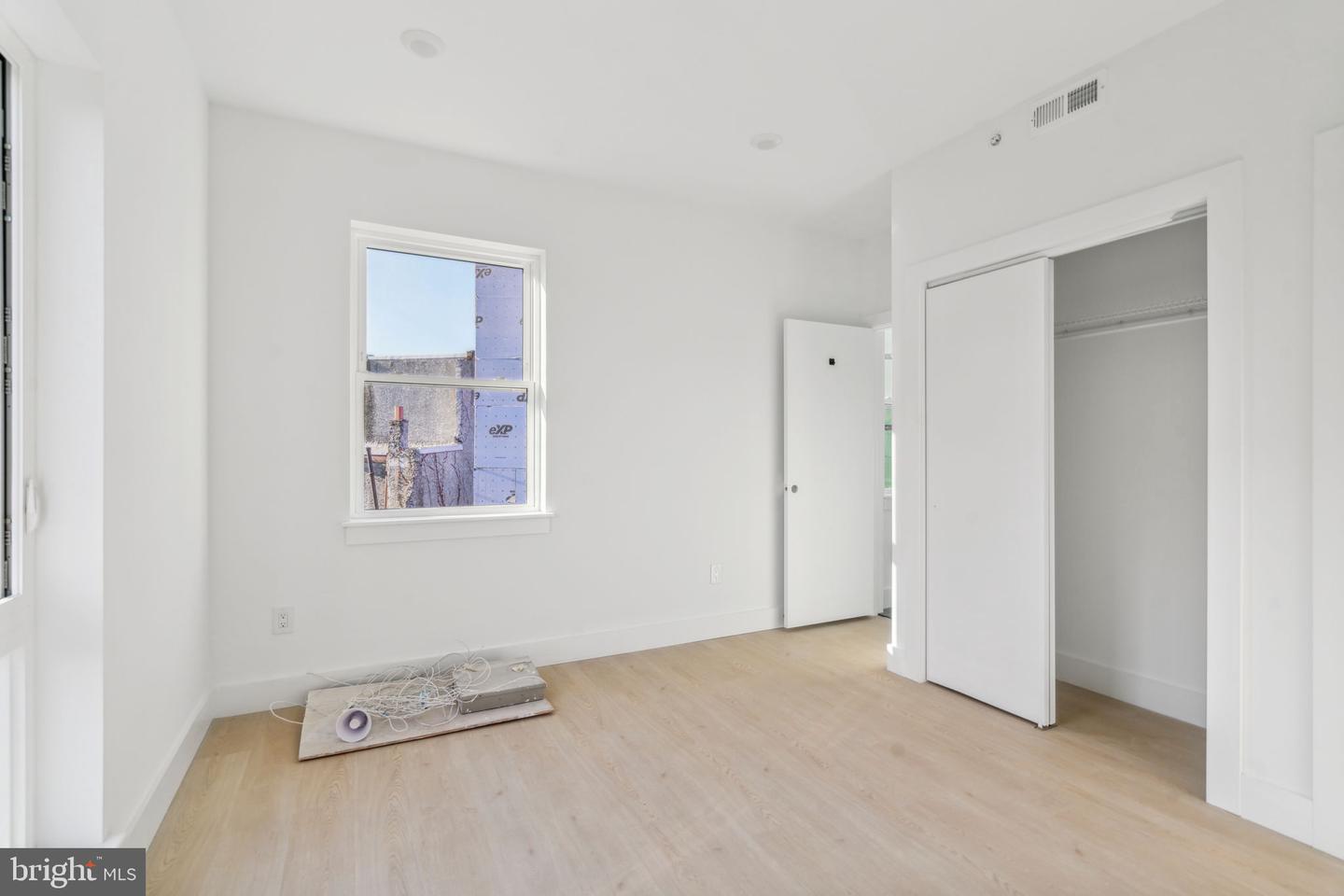 2400 W Montgomery Ave #8 Property Photo 8