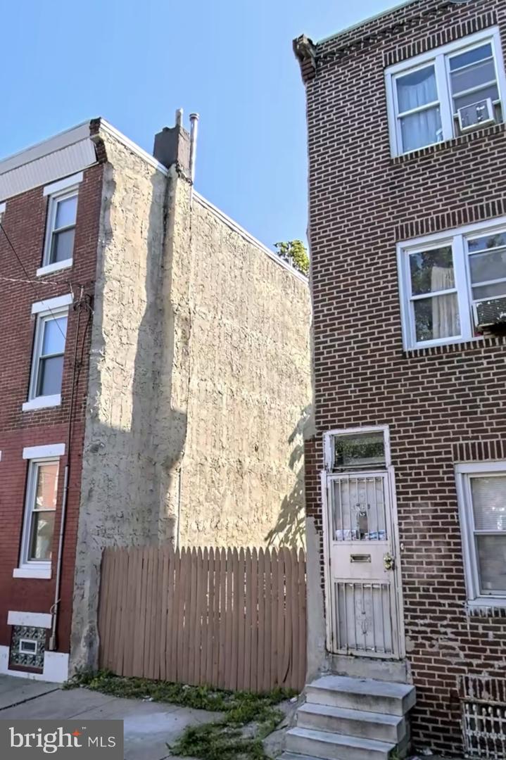 1917 E Albert St Property Photo 1