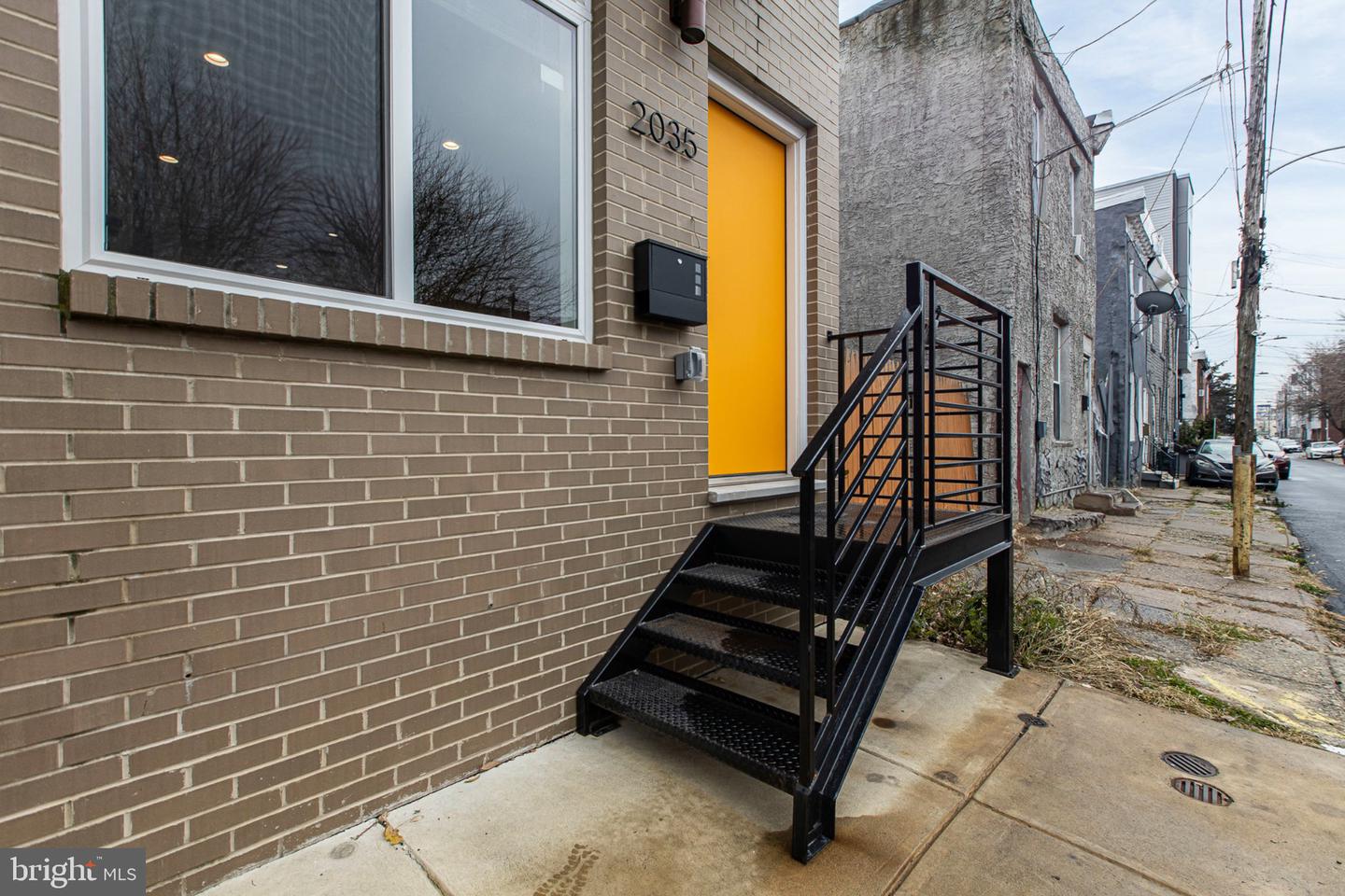 2035 N Orianna St Property Photo 5