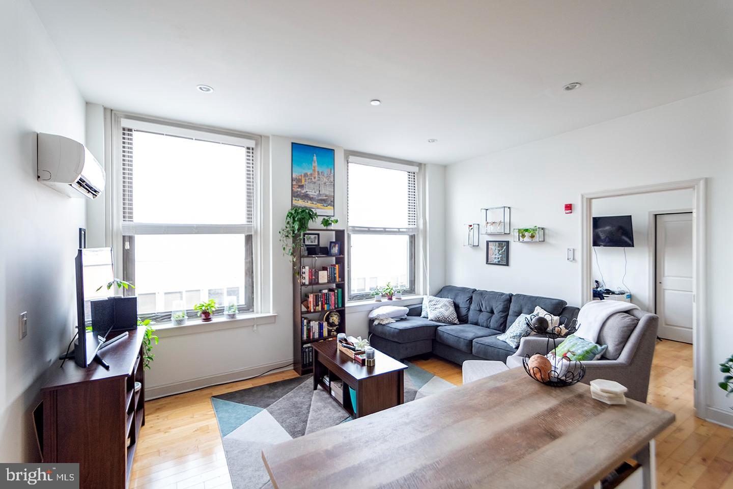 427 Monroe St #unit 302 Property Photo 3