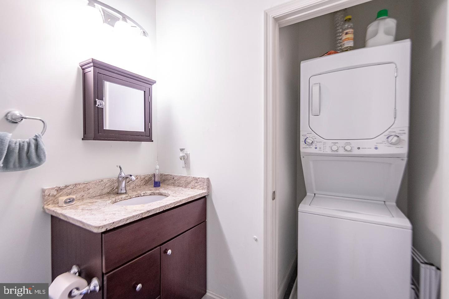 427 Monroe St #unit 302 Property Photo 9