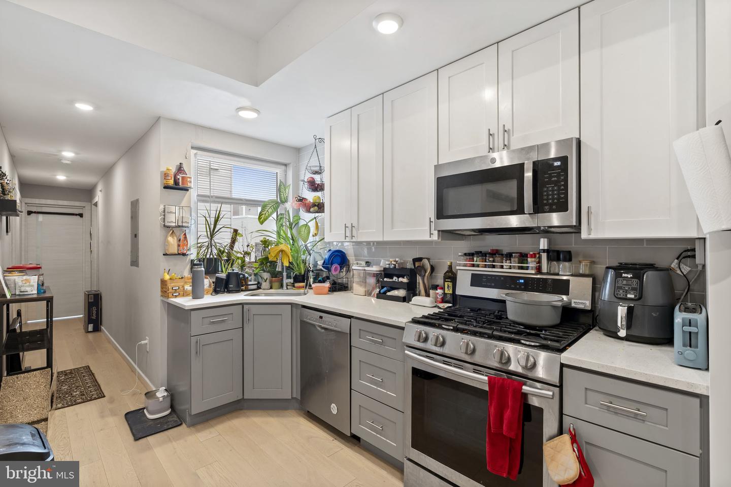 2110 W Master St #c Property Photo 3