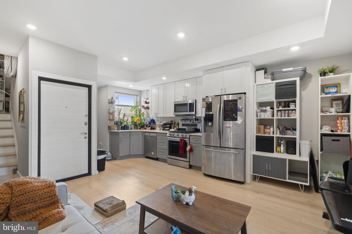 2110 W Master St #c Property Photo 9