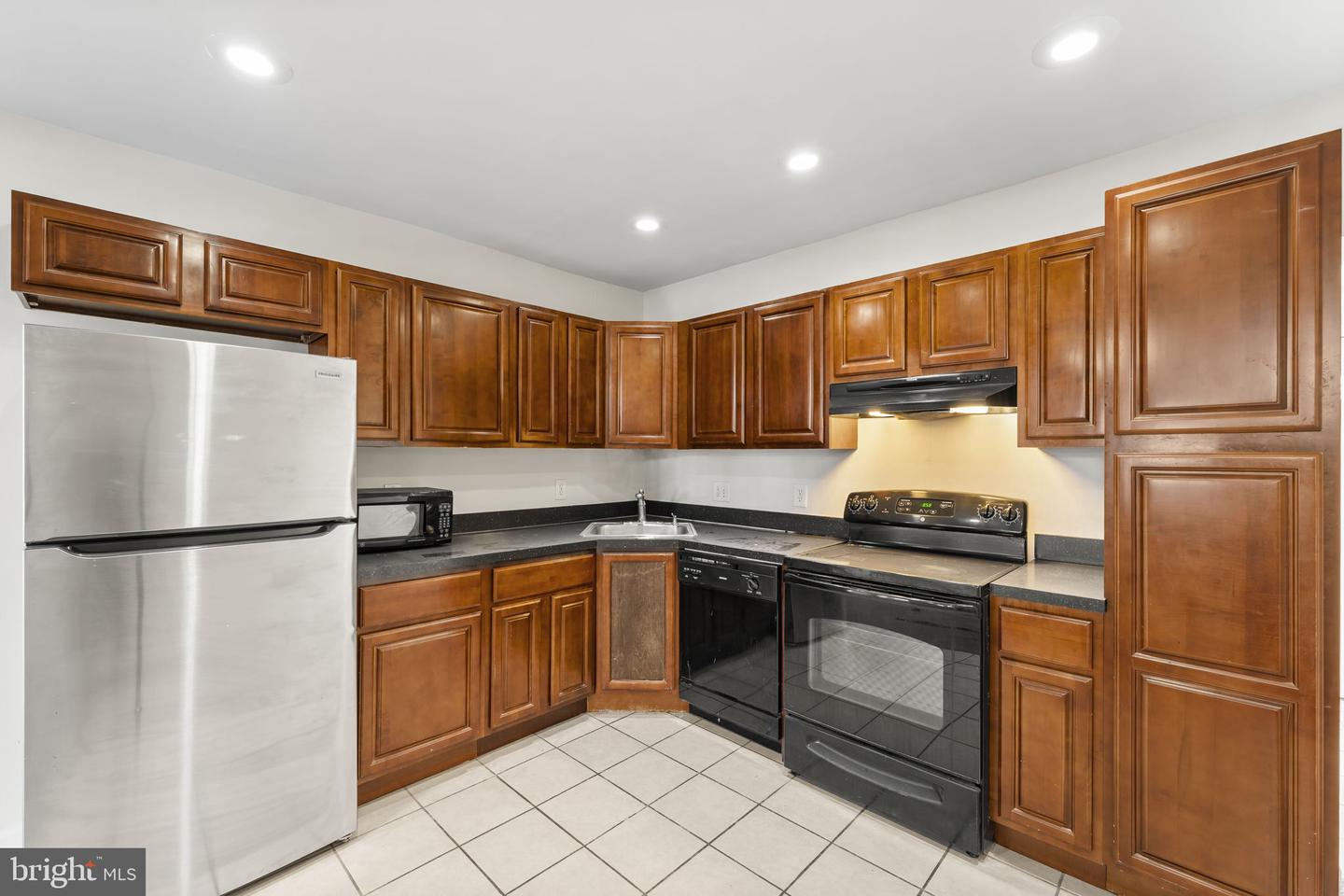 1310 S Bancroft St Property Photo 8