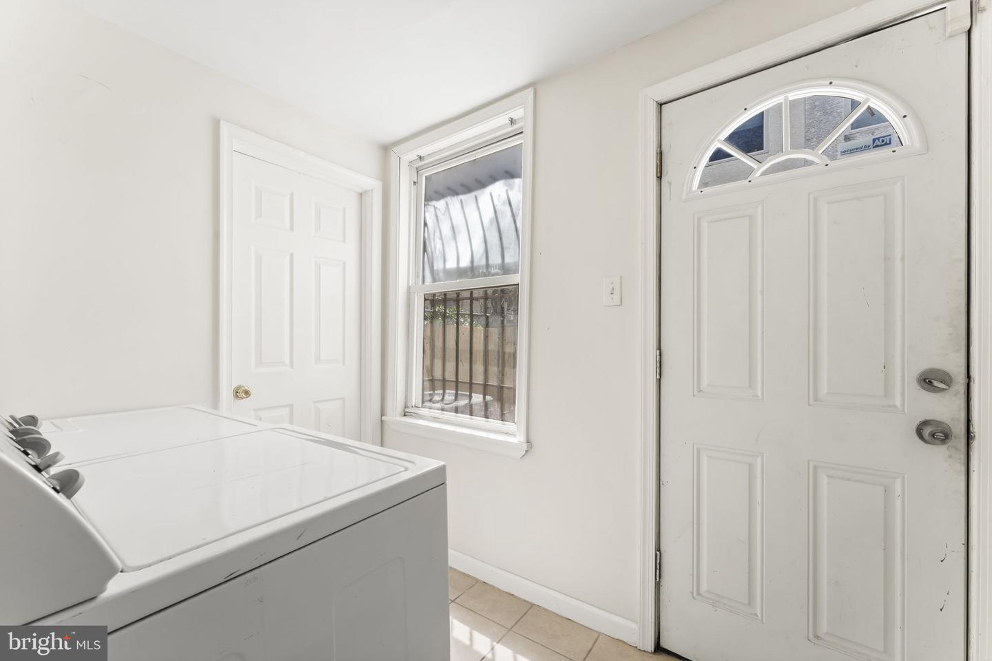 1310 S Bancroft St Property Photo 11