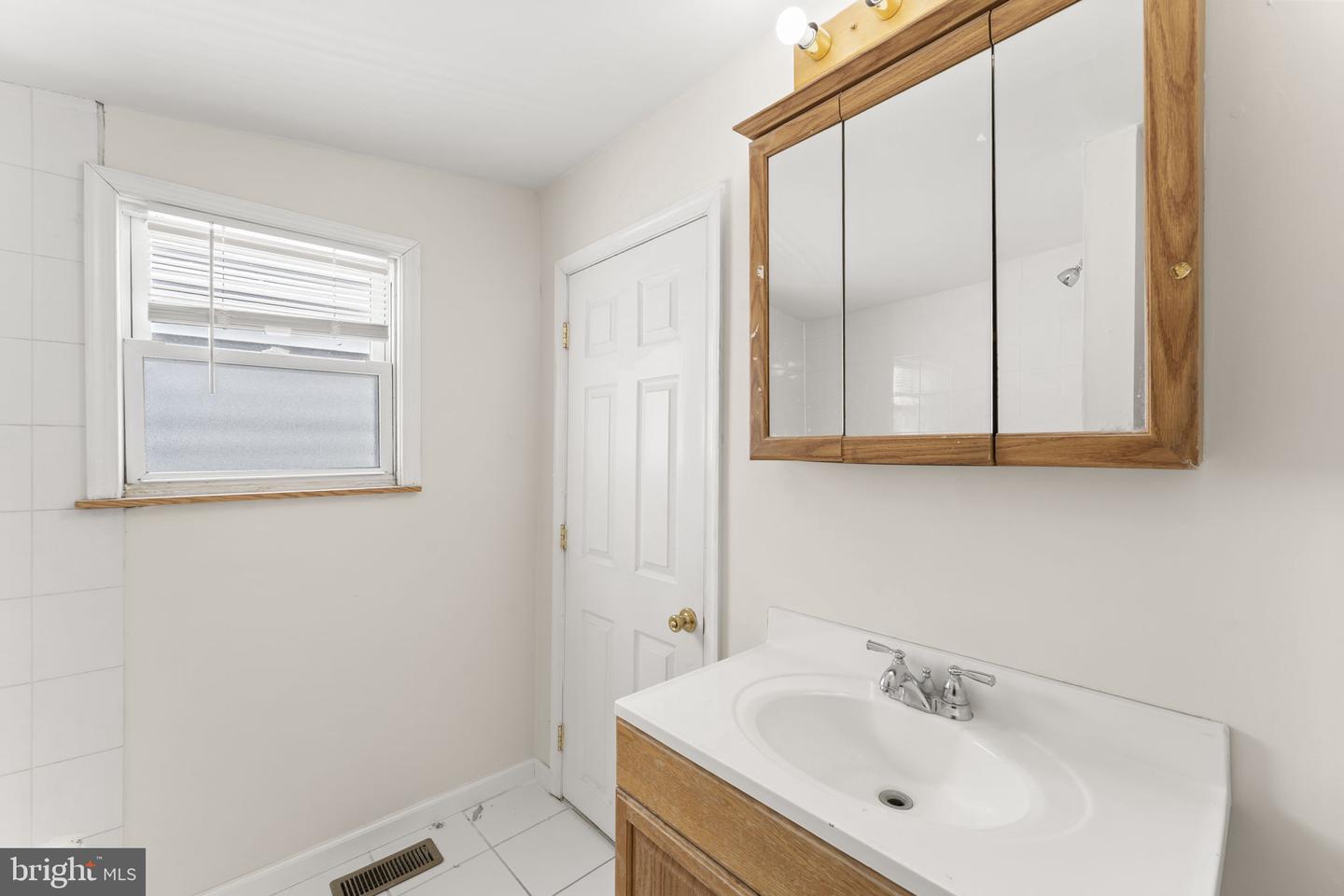 1310 S Bancroft St Property Photo 20