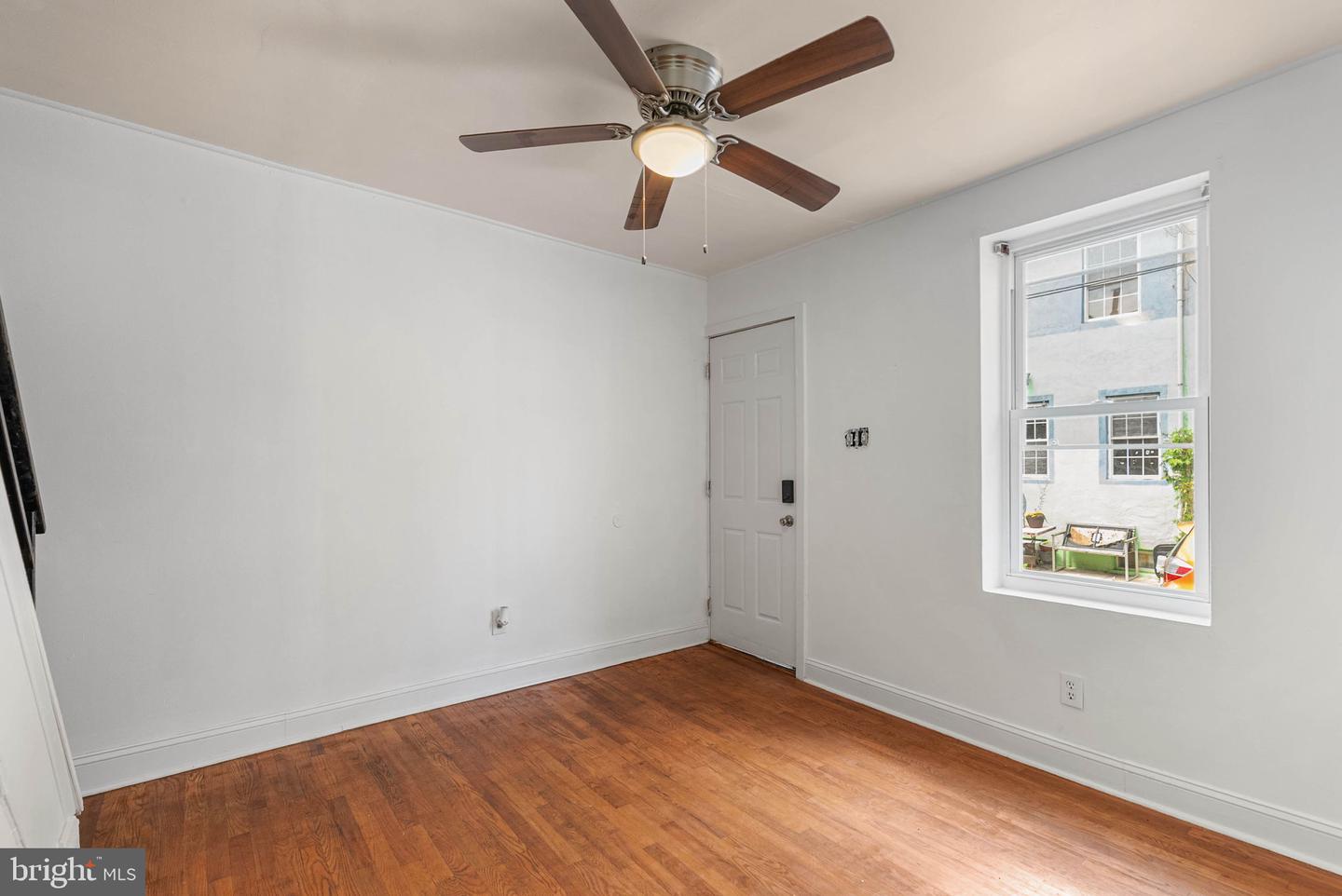 1224 Peters St Property Photo 4