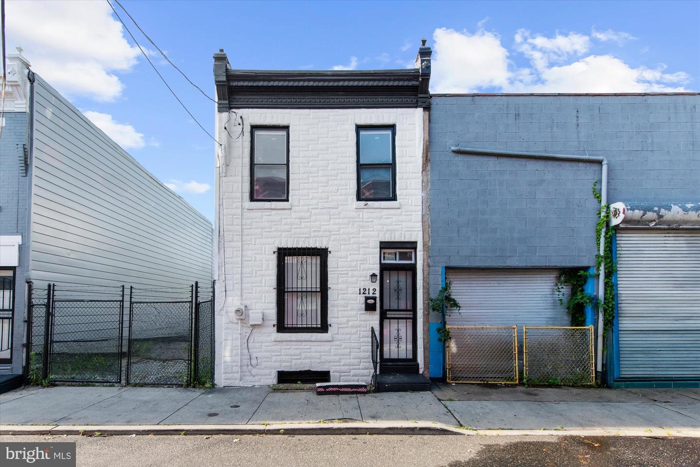 1212 W LUZERNE ST Property Photo 1
