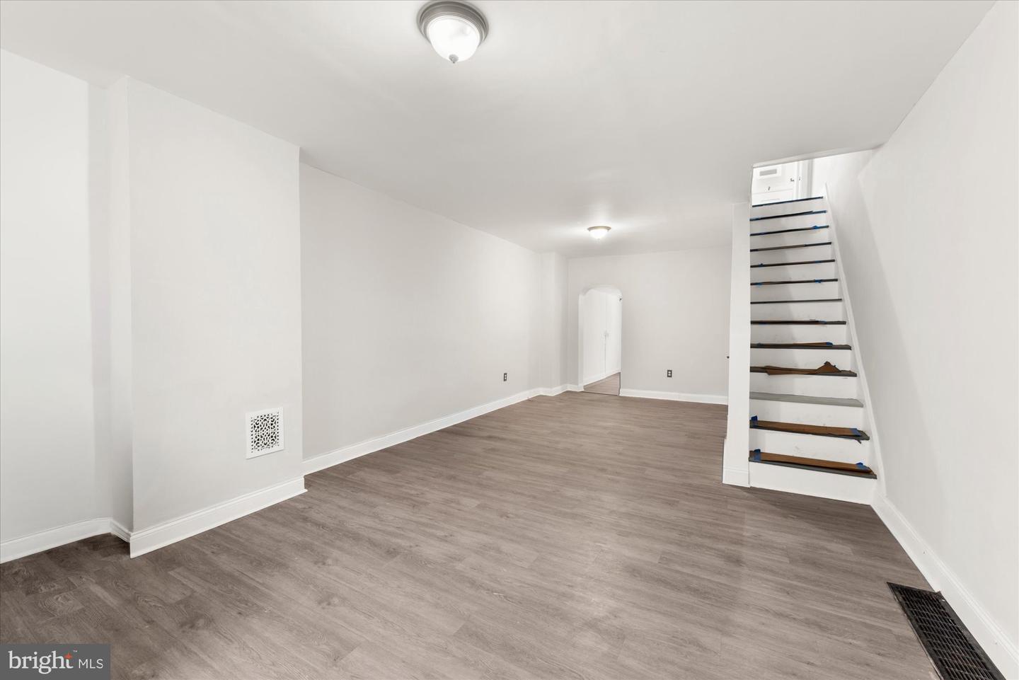 1212 W Luzerne St Property Photo 3