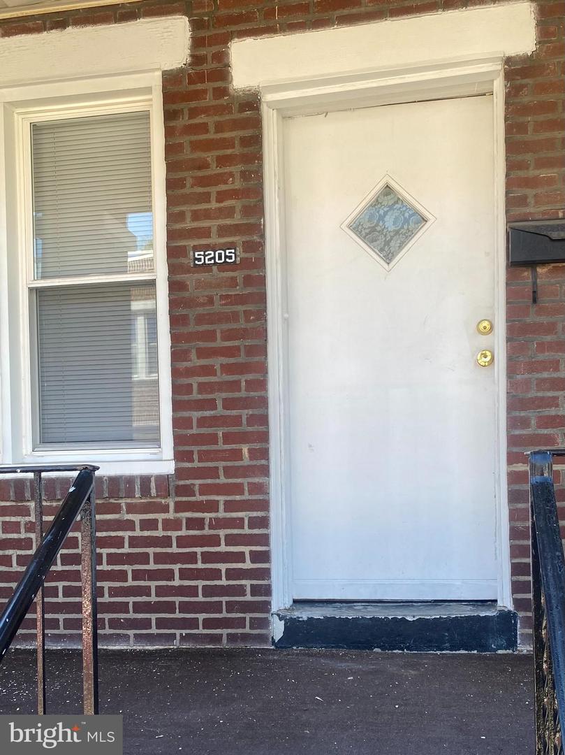 5205 Glenloch St Property Photo 1
