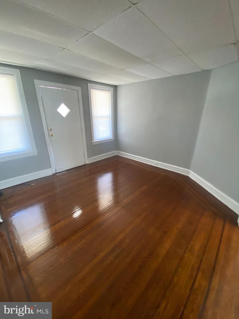5205 Glenloch St Property Photo 4