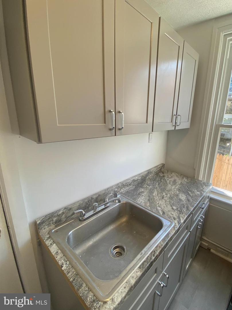 5205 Glenloch St Property Photo 10
