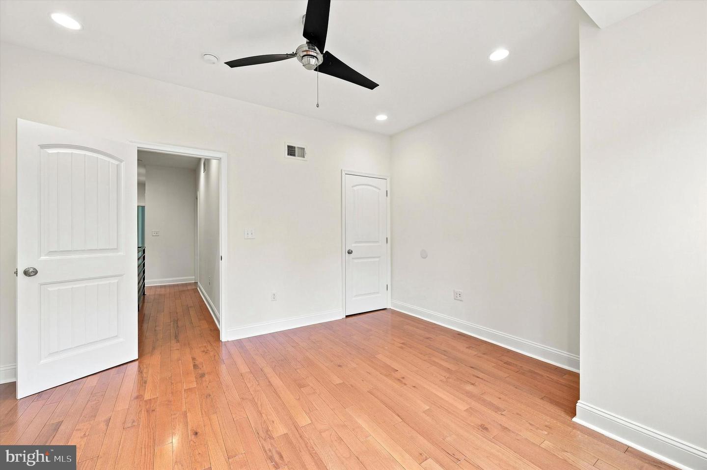 1027 S 50th St Property Photo 15