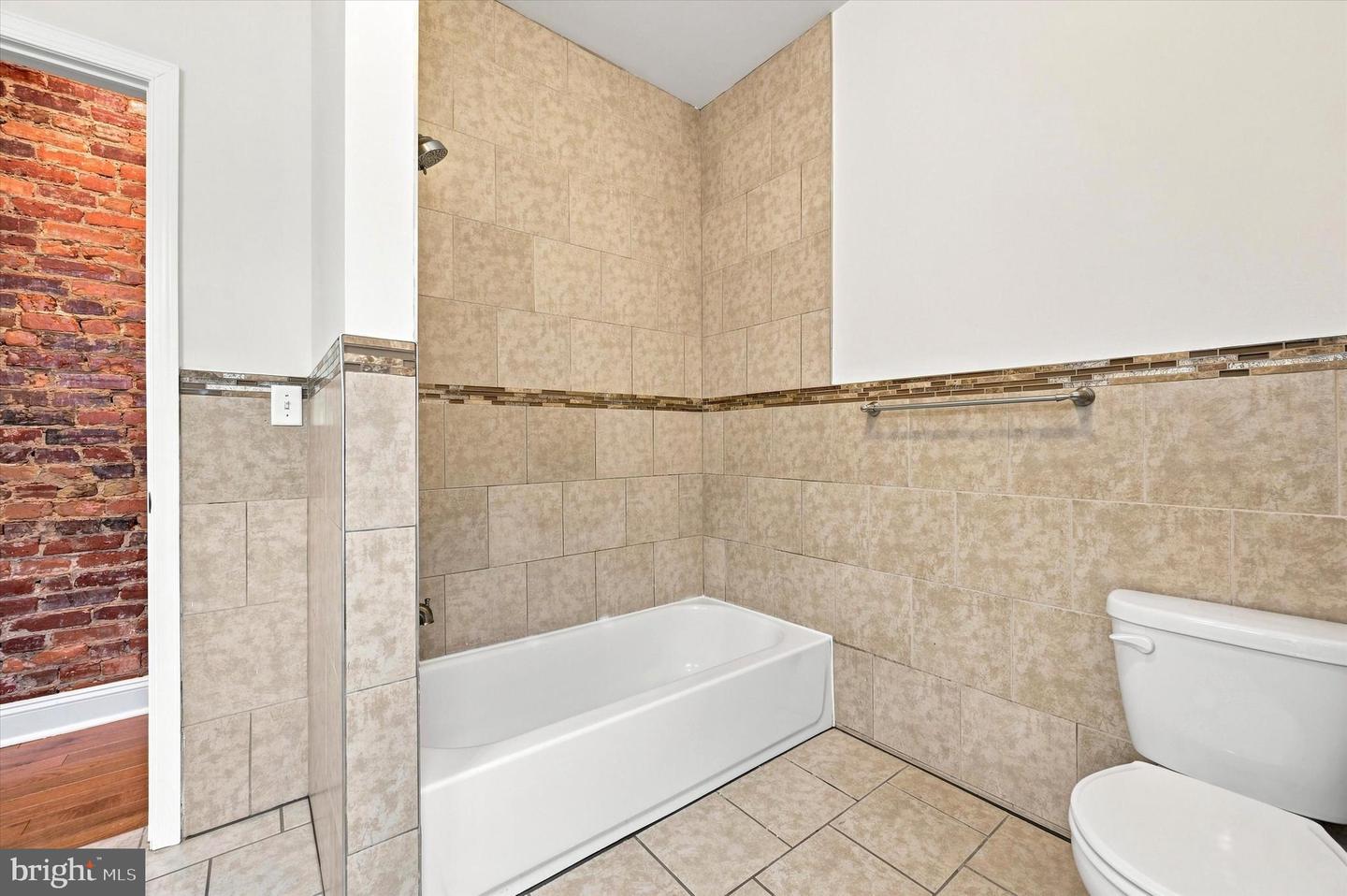 1027 S 50th St Property Photo 17