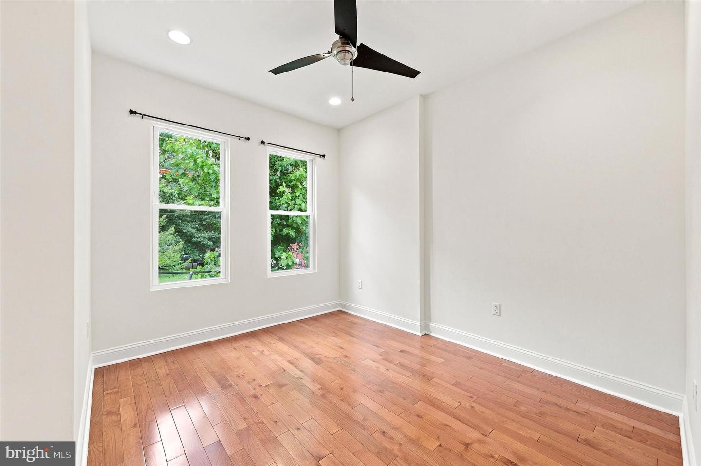 1027 S 50th St Property Photo 18