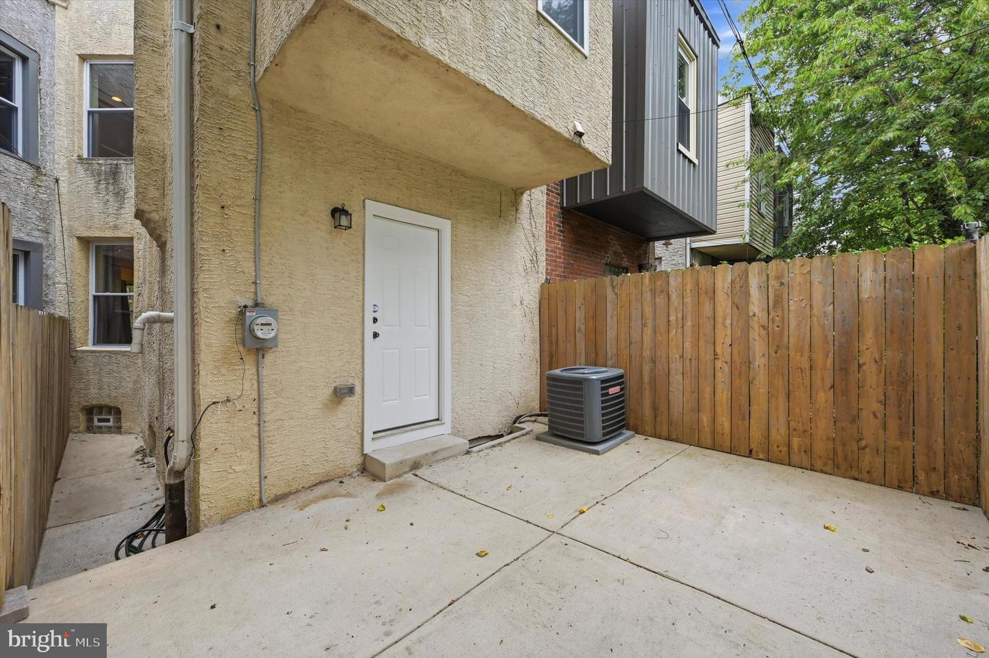 1027 S 50th St Property Photo 27