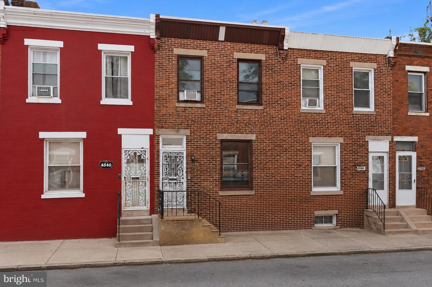 4542 N Mole St Property Photo 1