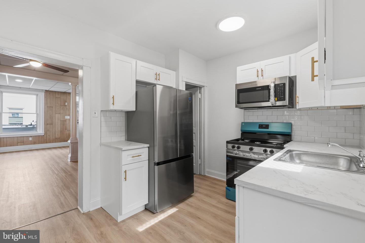 4542 N Mole St Property Photo 12