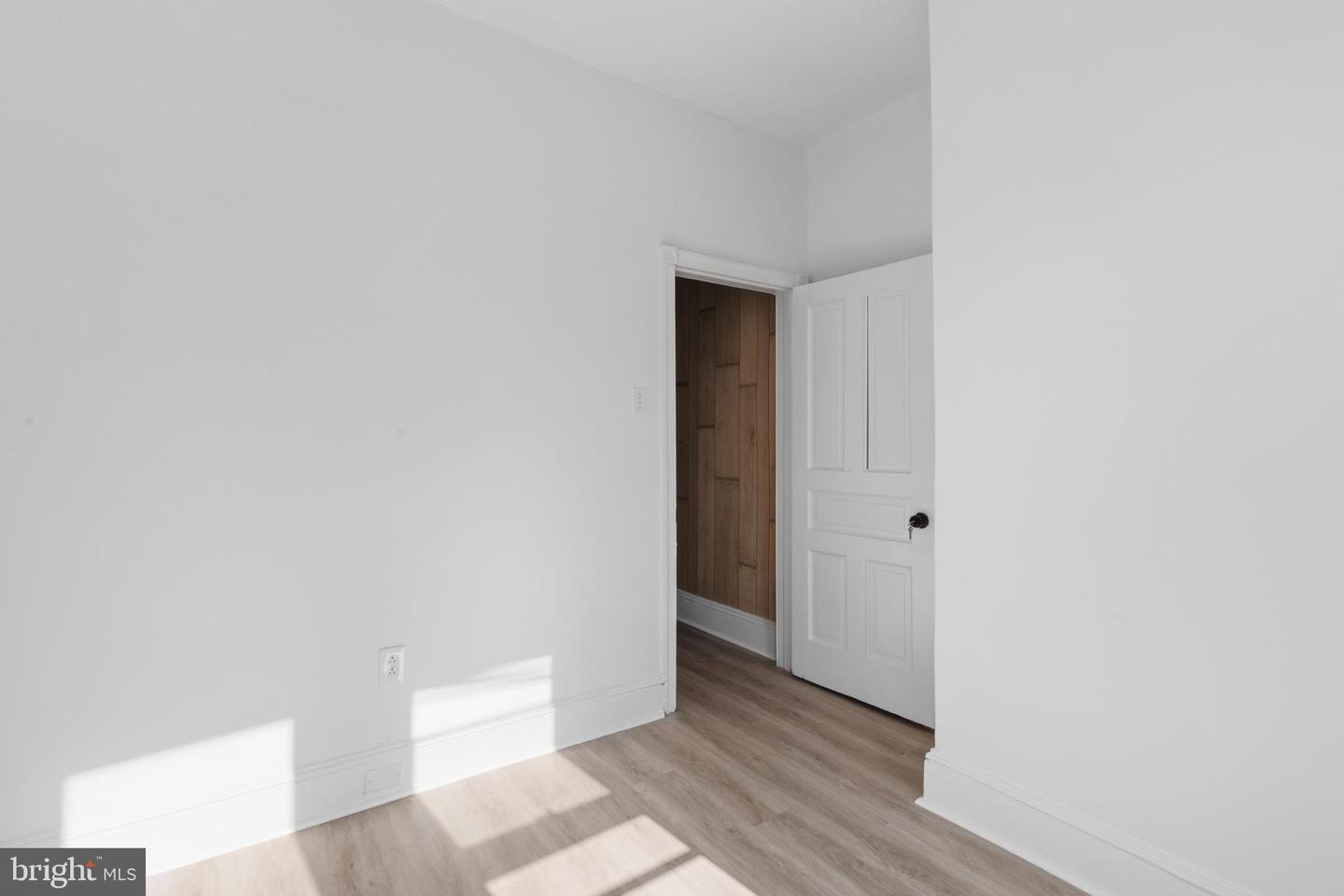 4542 N Mole St Property Photo 20