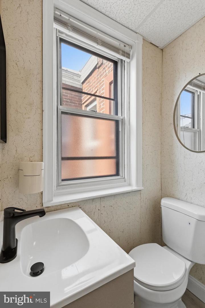 4542 N Mole St Property Photo 22