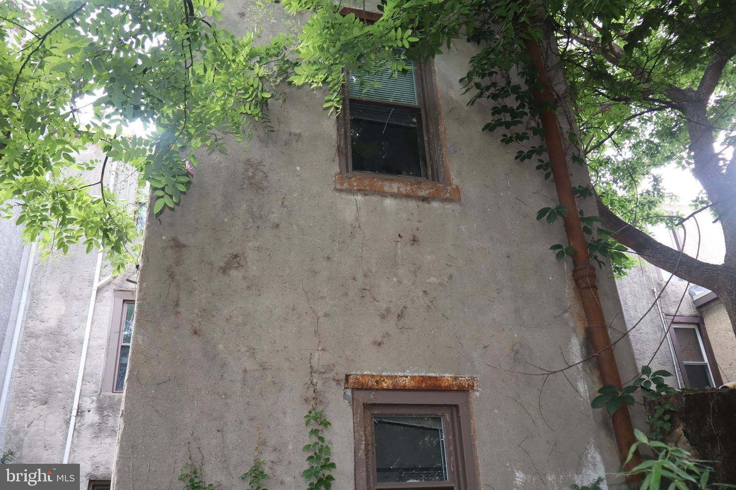969 N Randolph St Property Photo 4