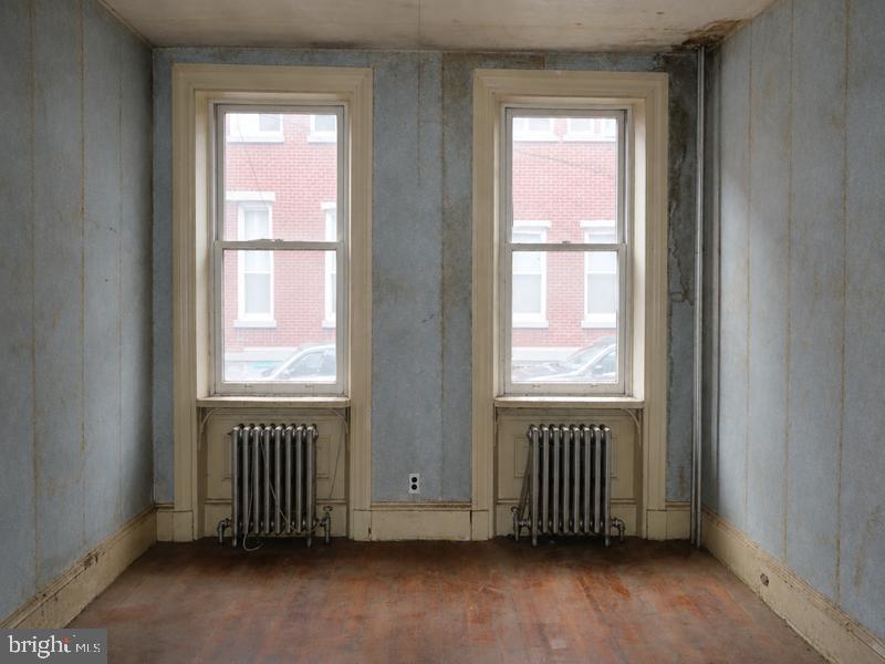 969 N Randolph St Property Photo 6