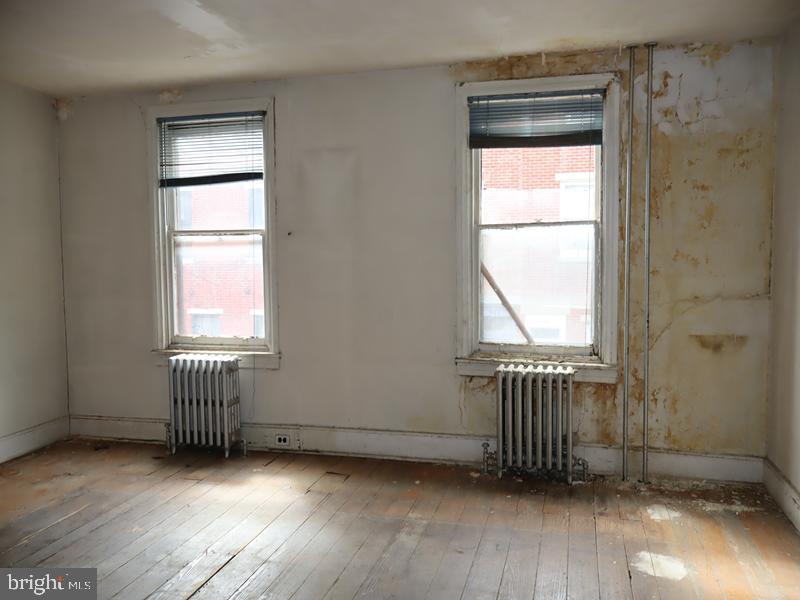 969 N Randolph St Property Photo 13