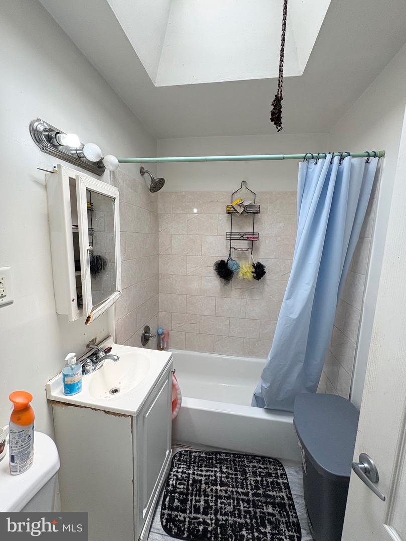 6638 Horrocks St Property Photo 7