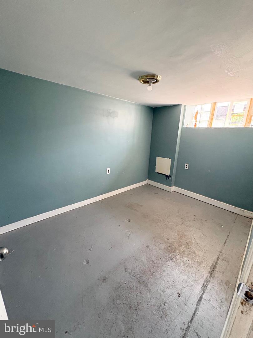 6638 Horrocks St Property Photo 12