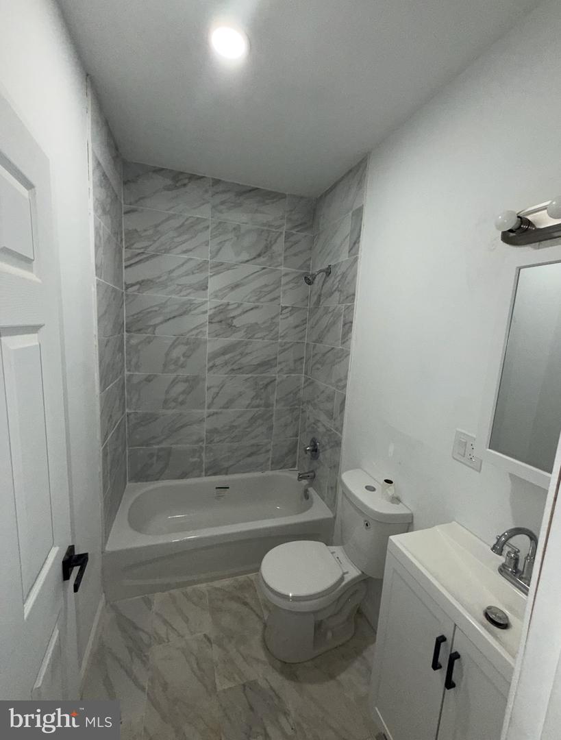6400 Glenmore Ave Property Photo 8