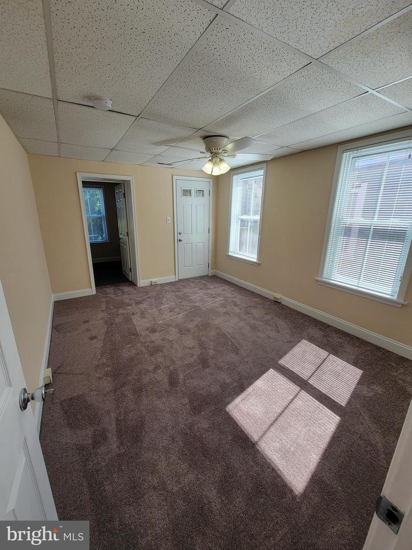 4034 Locust St Property Photo 9