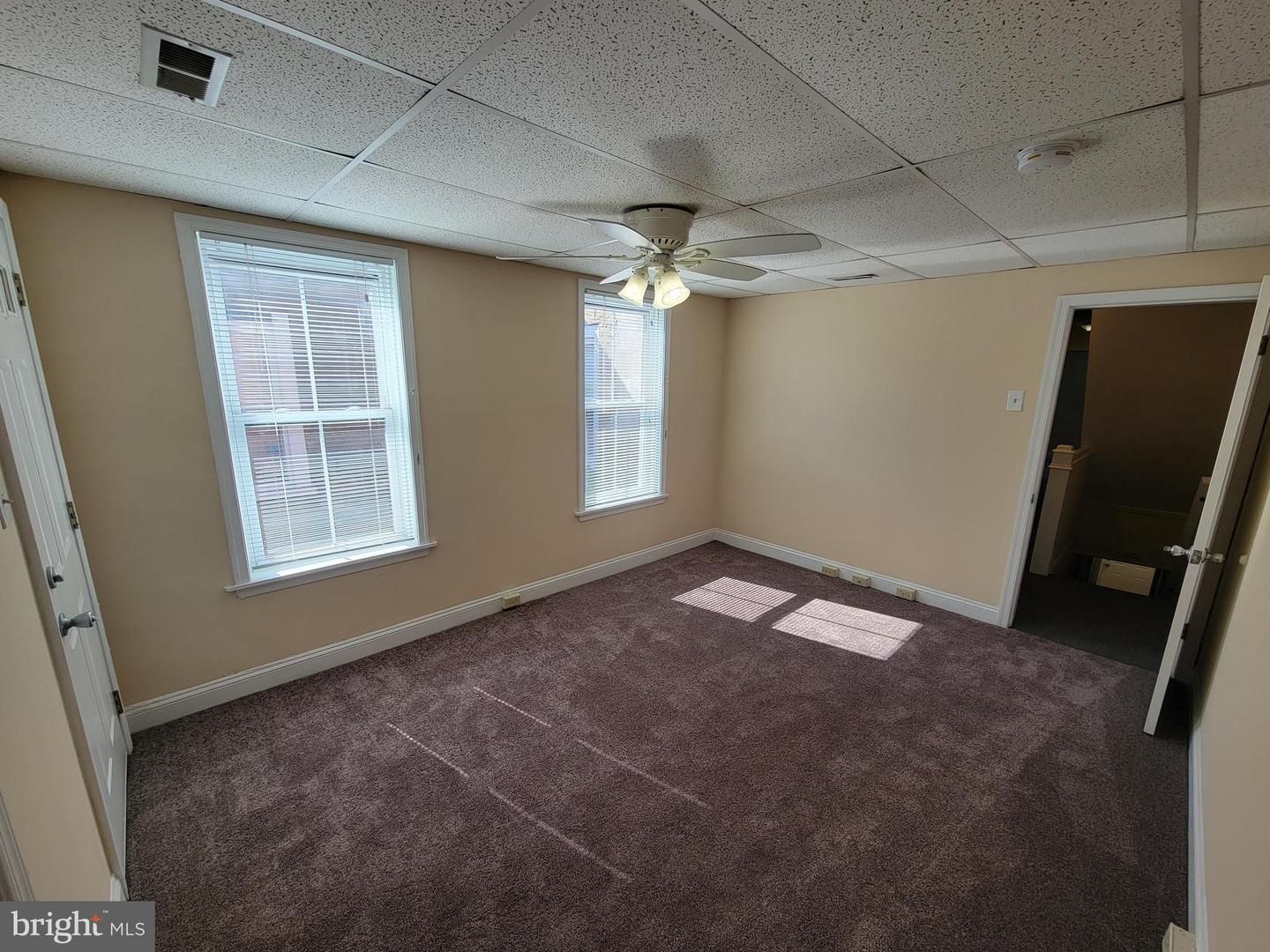 4034 Locust St Property Photo 10