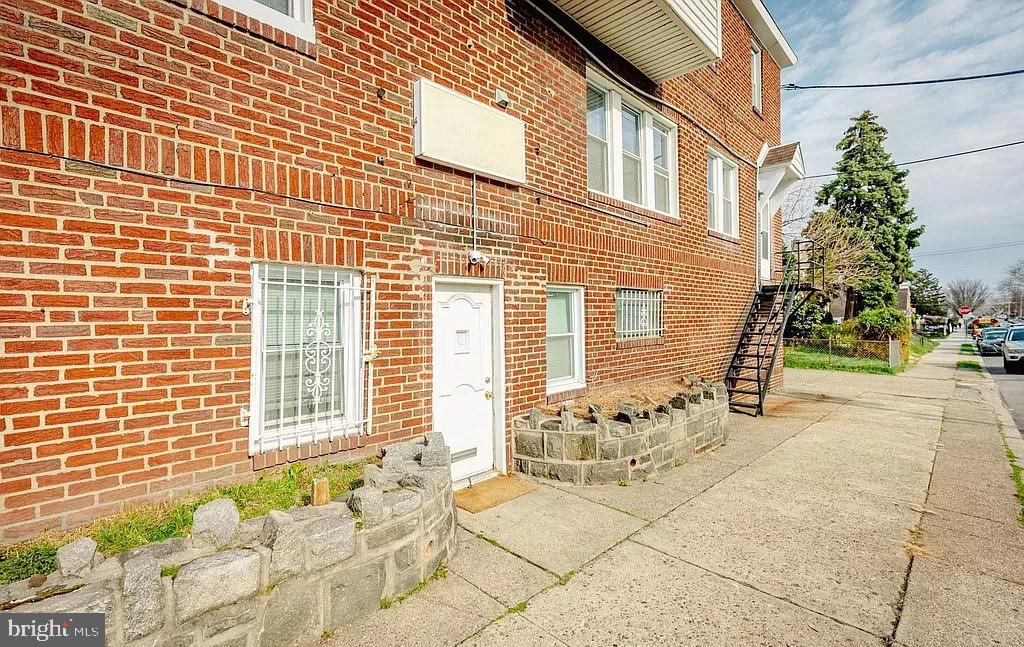 7101 Charles St Property Photo 3