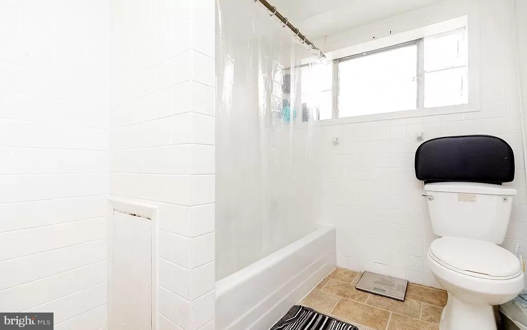 7101 Charles St Property Photo 12