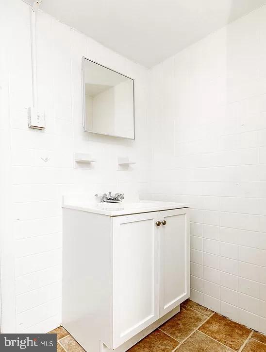 7101 Charles St Property Photo 13