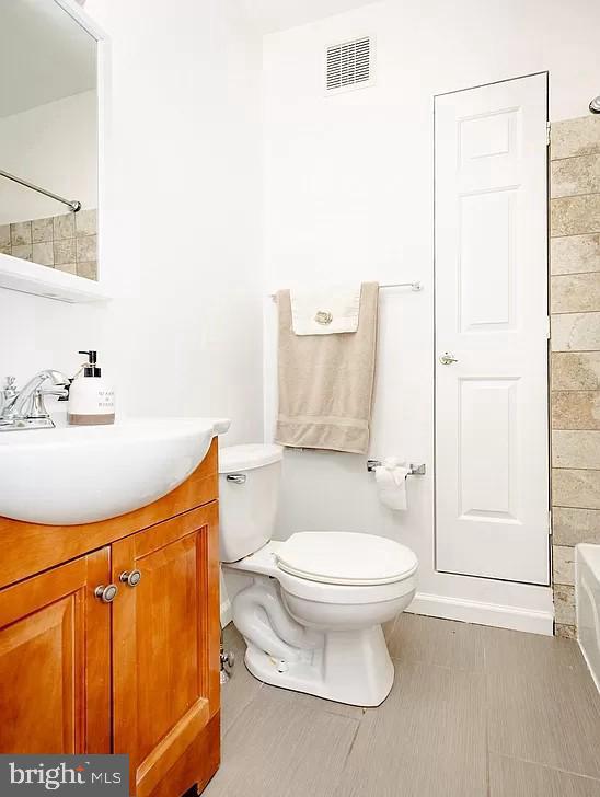 7101 Charles St Property Photo 16