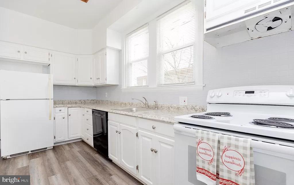 7101 Charles St Property Photo 25