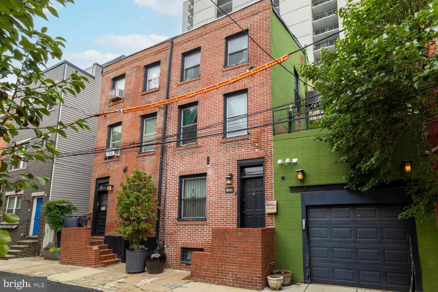 1305 Rodman St Property Photo 2