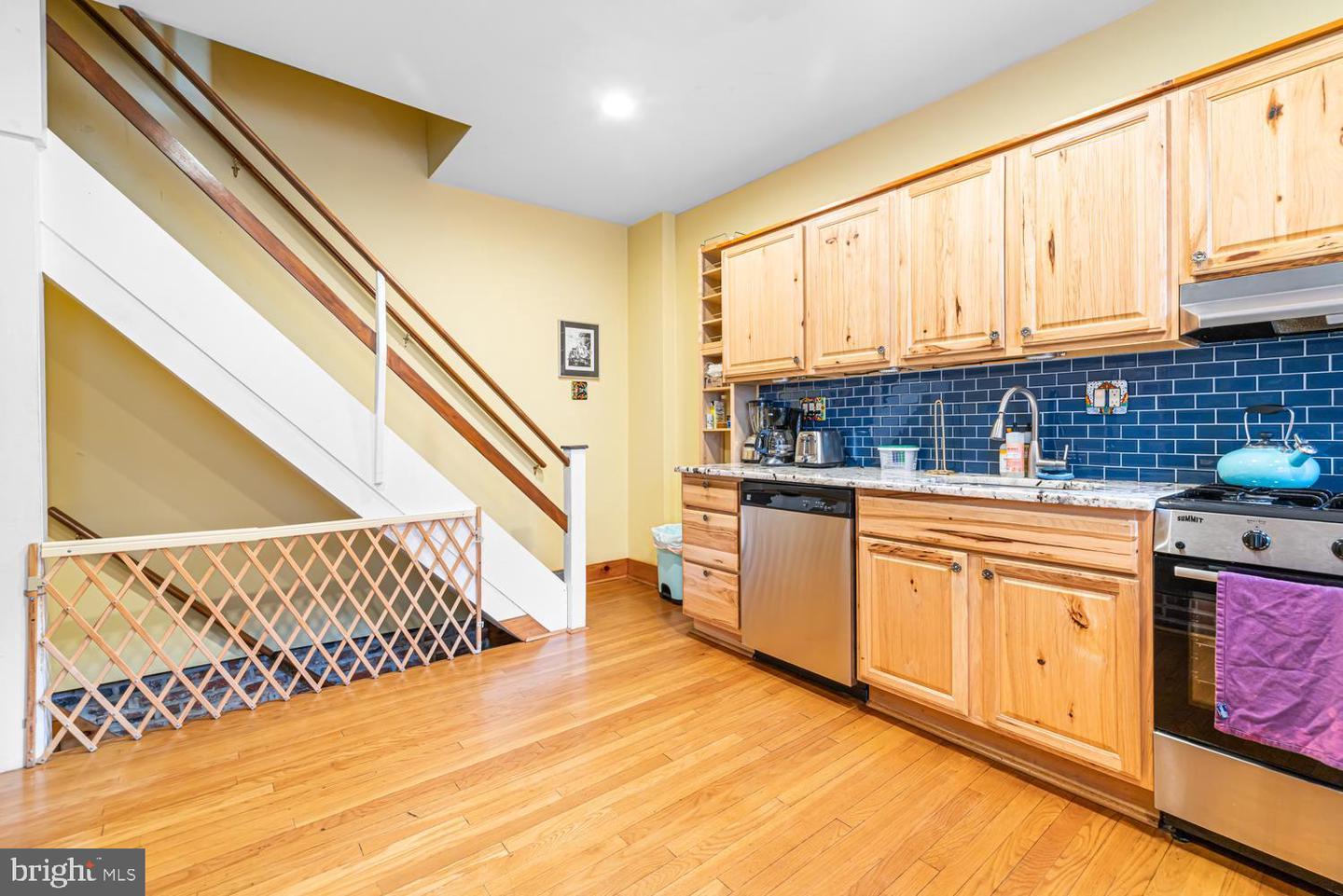 1305 Rodman St Property Photo 9