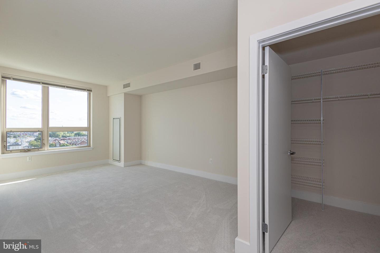 717 S Chris Columbus Blvd #1509 Property Photo 17