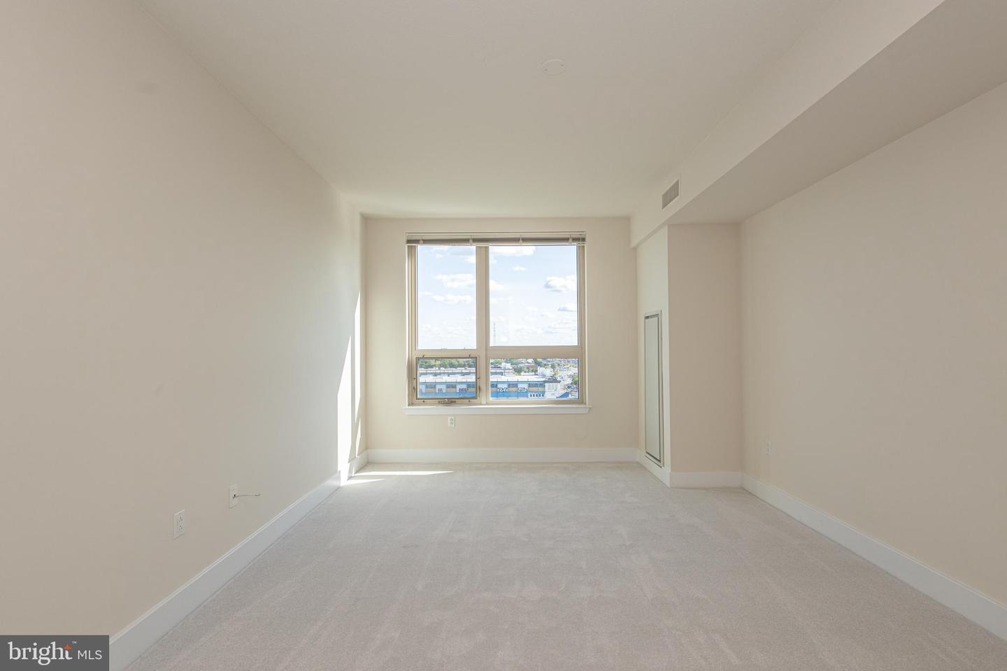 717 S Chris Columbus Blvd #1509 Property Photo 18