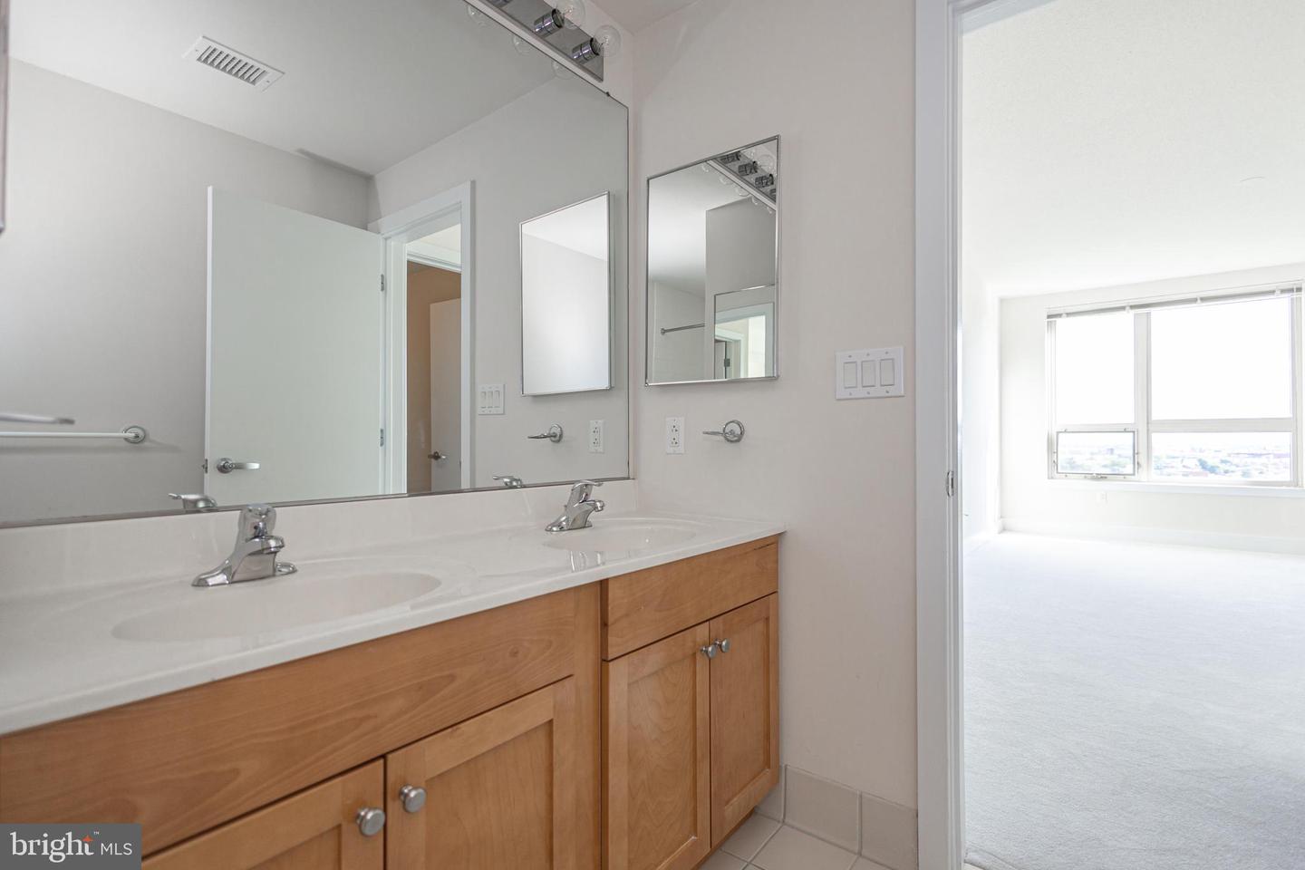 717 S Chris Columbus Blvd #1509 Property Photo 21