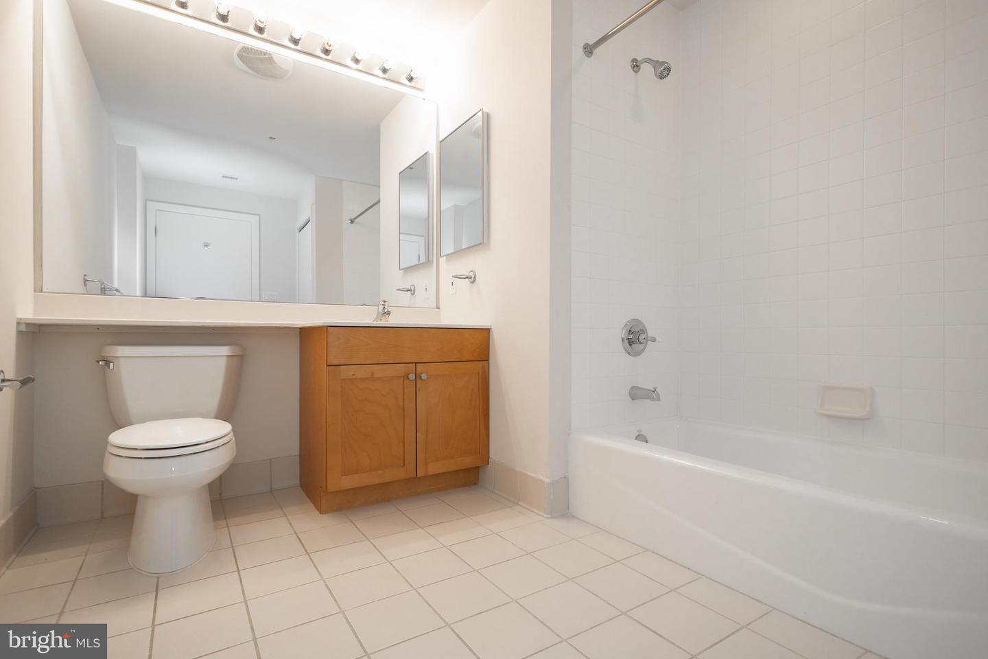 717 S Chris Columbus Blvd #1509 Property Photo 24