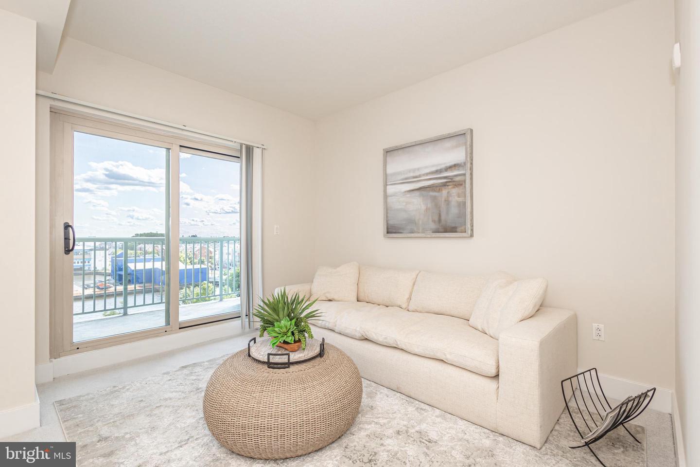 717 S Chris Columbus Blvd #811 Property Photo 20