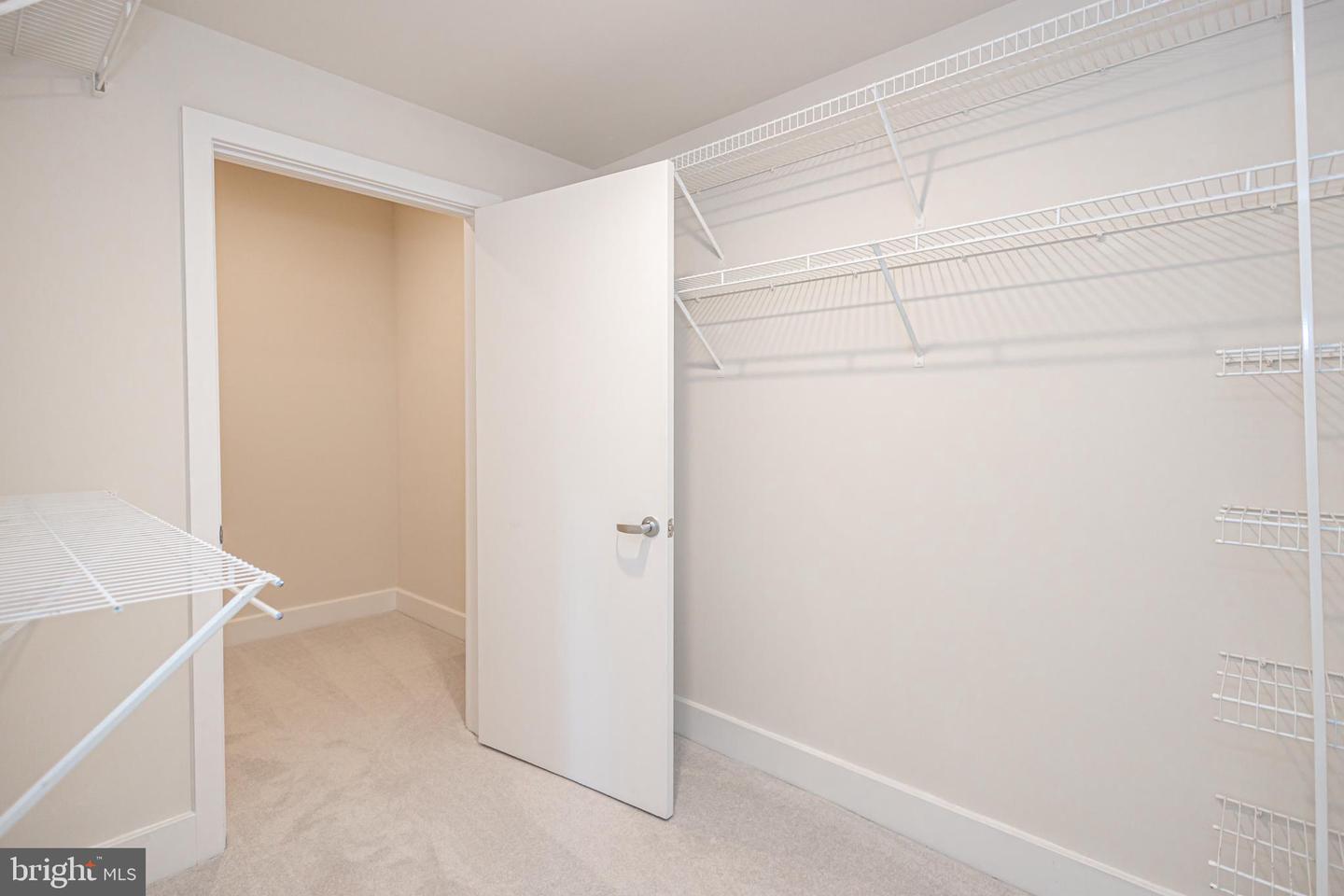 717 S Chris Columbus Blvd #811 Property Photo 32