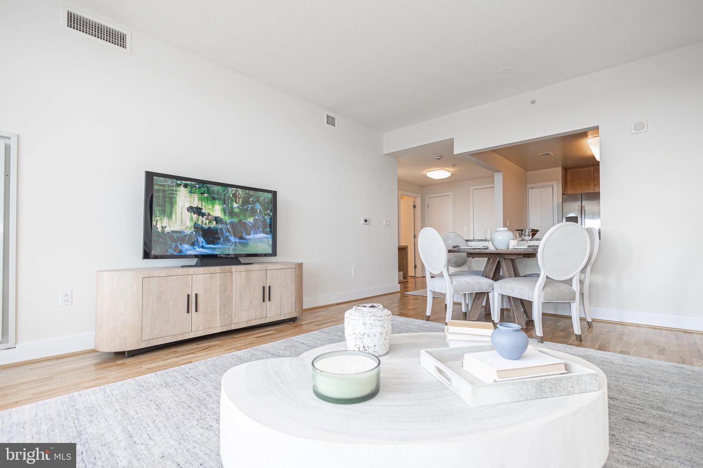 717 S Chris Columbus Blvd #804 Property Photo 6