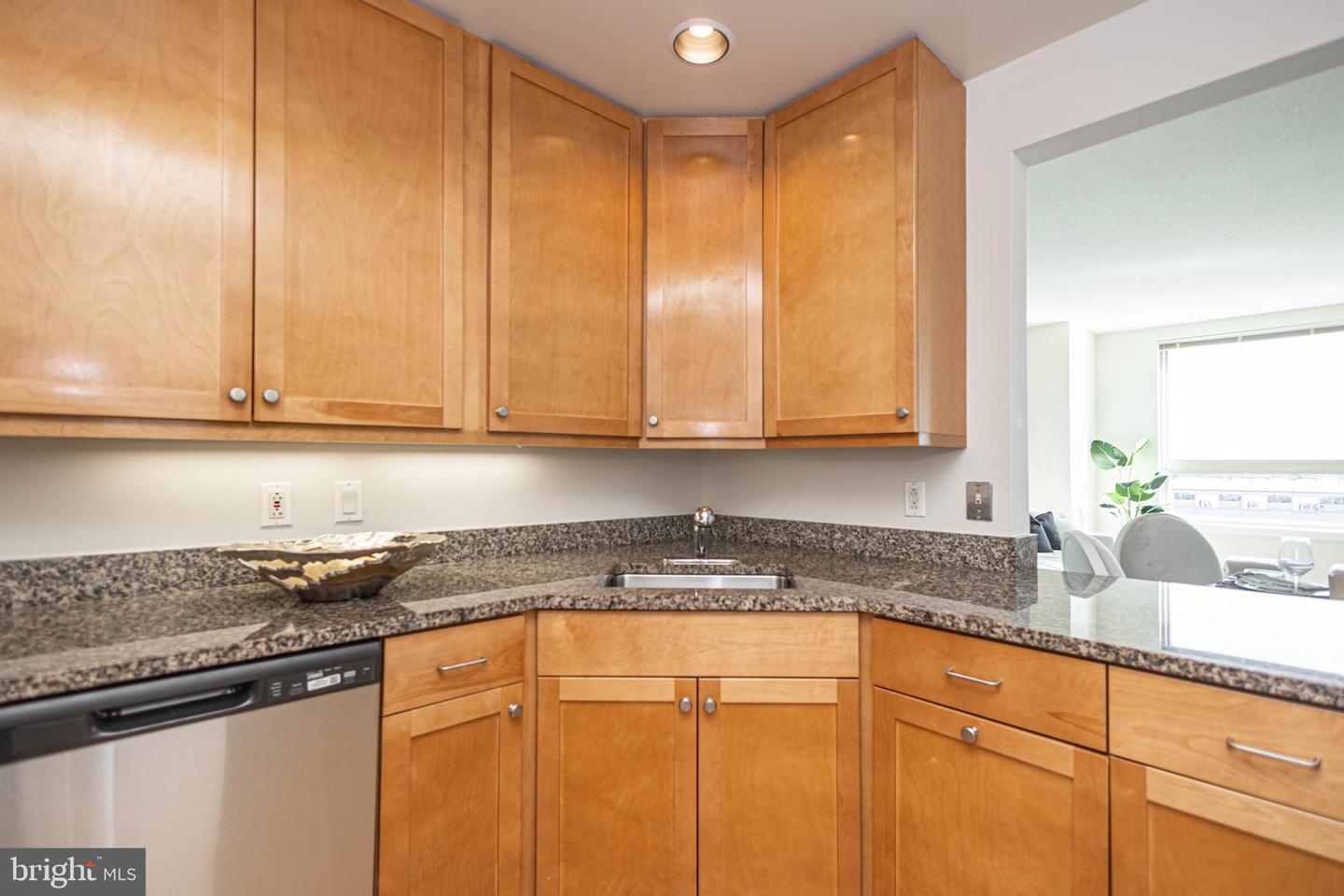 717 S Chris Columbus Blvd #804 Property Photo 14