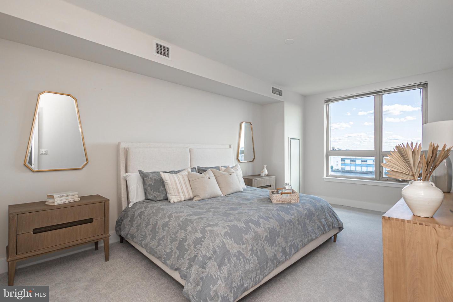 717 S Chris Columbus Blvd #804 Property Photo 25