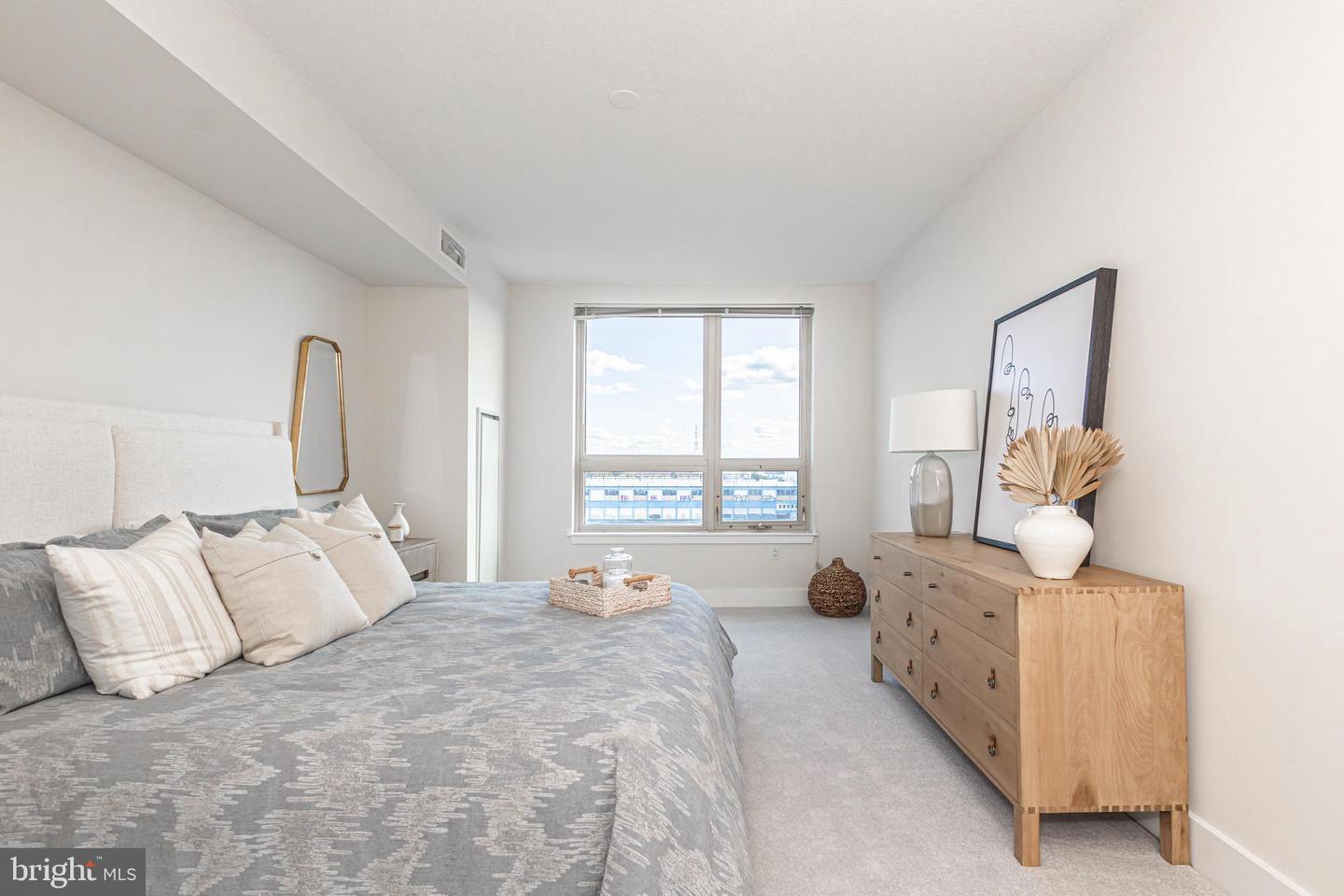 717 S Chris Columbus Blvd #804 Property Photo 26